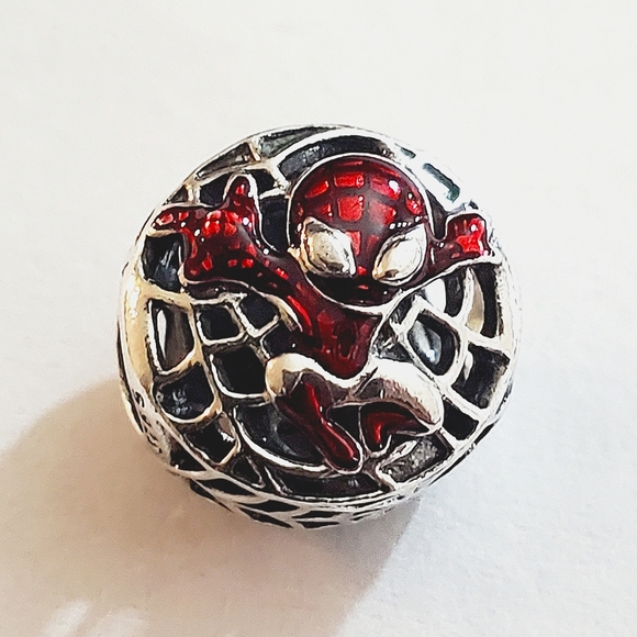 Authentic NEW Pandora Marvel Spider-Man Soaring City Charm S925ALE - Picture 2 of 10